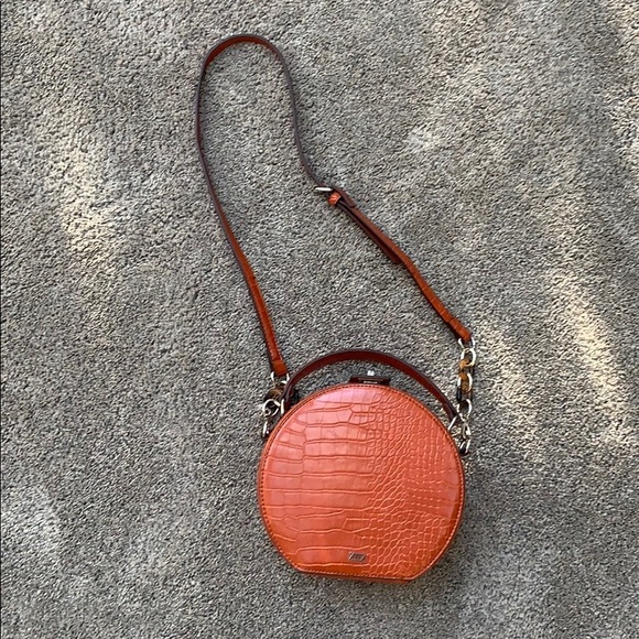 Handbags - 🍂CUTE bag, adjustable strap, nwot